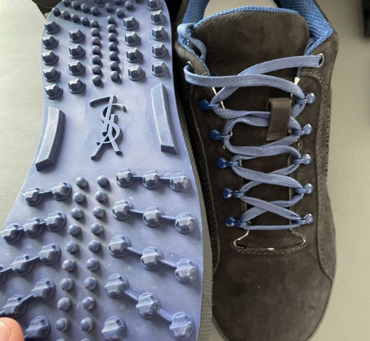 890 Value Runway Brand New Velour Velvet Jump Sneakers