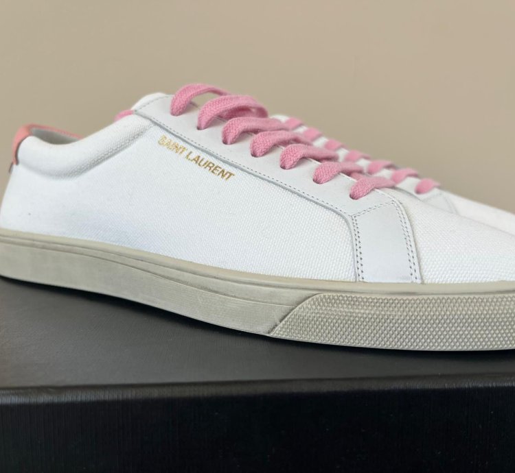 Andy Low Top Sneakers In White Pink