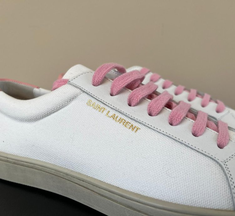 Andy Low Top Sneakers In White Pink