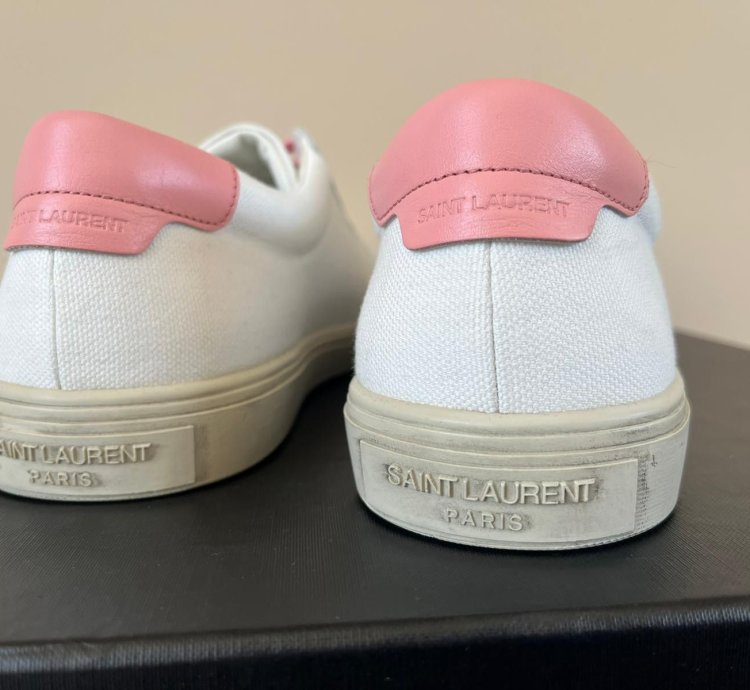 Andy Low Top Sneakers In White Pink