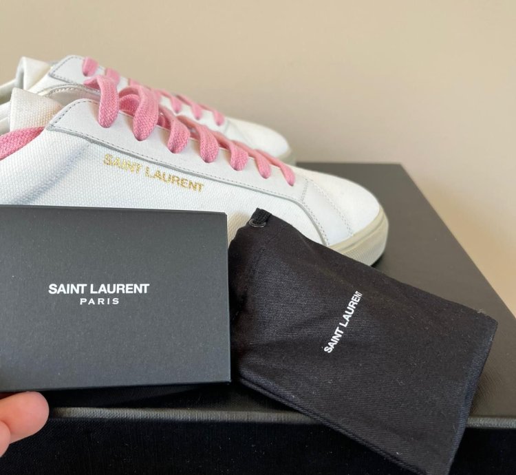 Andy Low Top Sneakers In White Pink