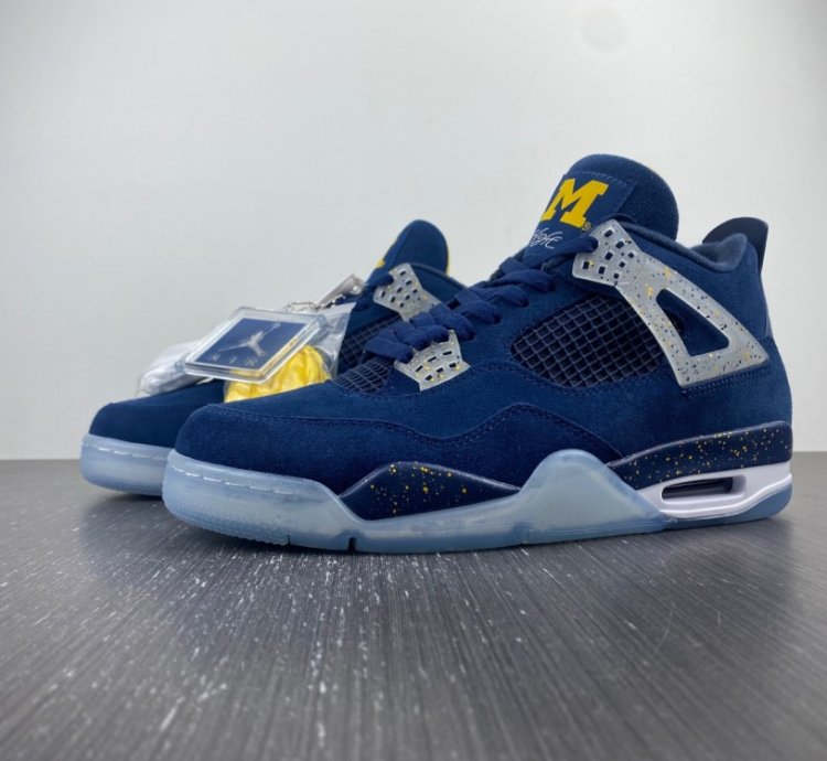 Nike Air Jordan 4 Retro Michigan