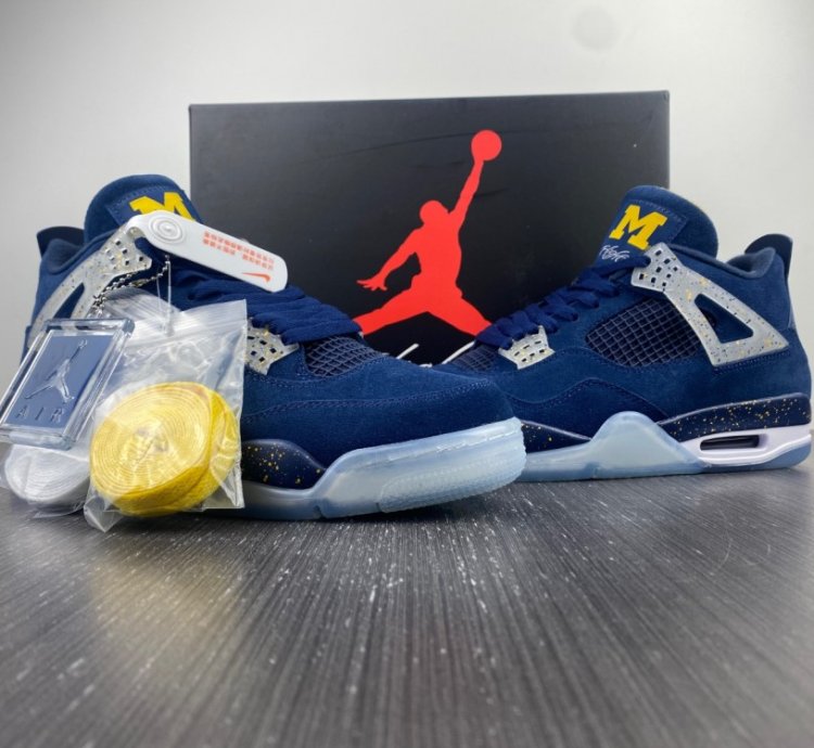 Nike Air Jordan 4 Retro Michigan
