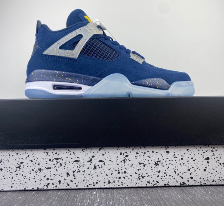 Nike Air Jordan 4 Retro Michigan