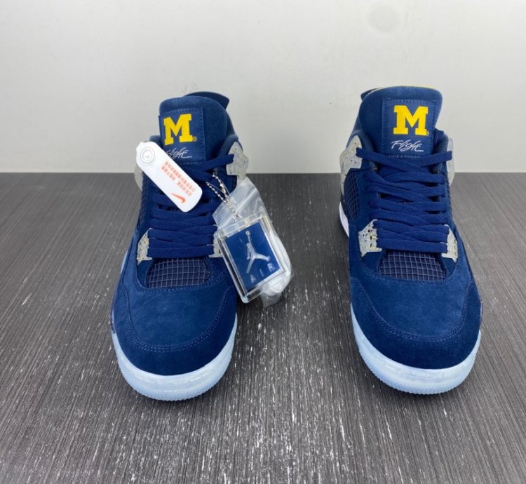 Nike Air Jordan 4 Retro Michigan