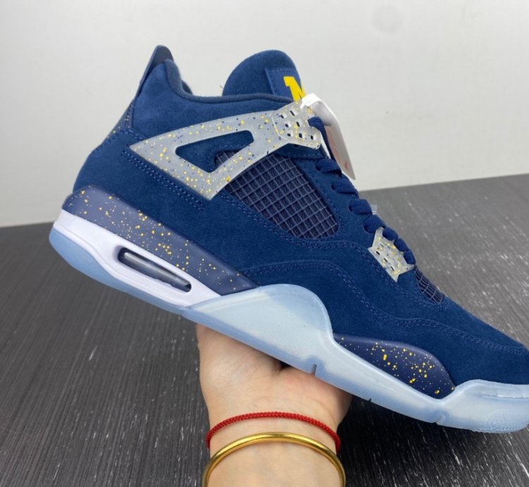 Nike Air Jordan 4 Retro Michigan