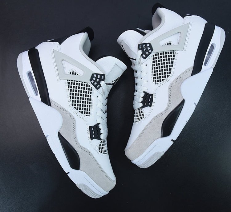 Nike Air Jordan 4 Retro Military Black