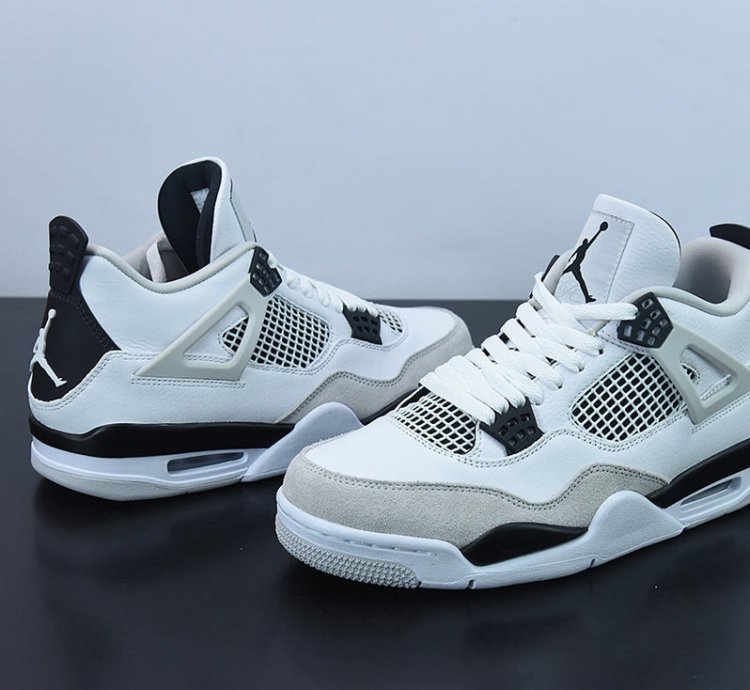 Nike Air Jordan 4 Retro Military Black