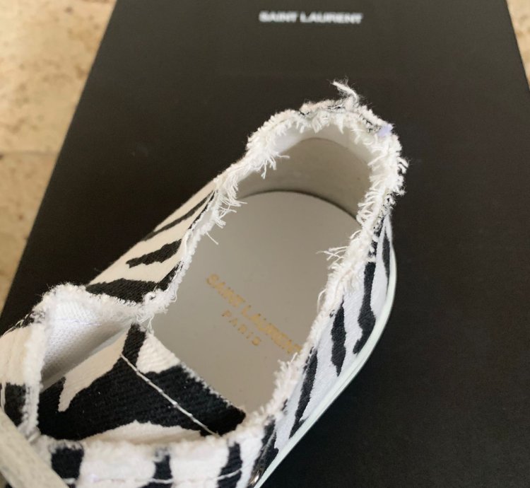 Bedford Age Low Top Sneakers