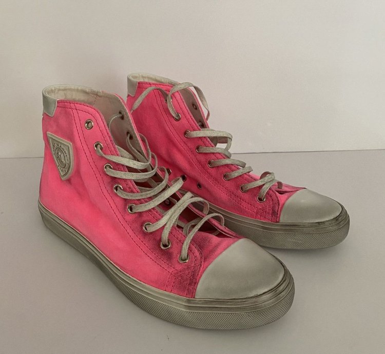 Bedford Hi Tops In Pink Suede Size 43 5