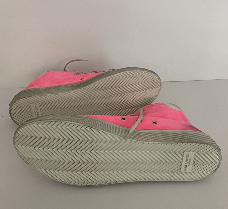 Bedford Hi Tops In Pink Suede Size 43 5