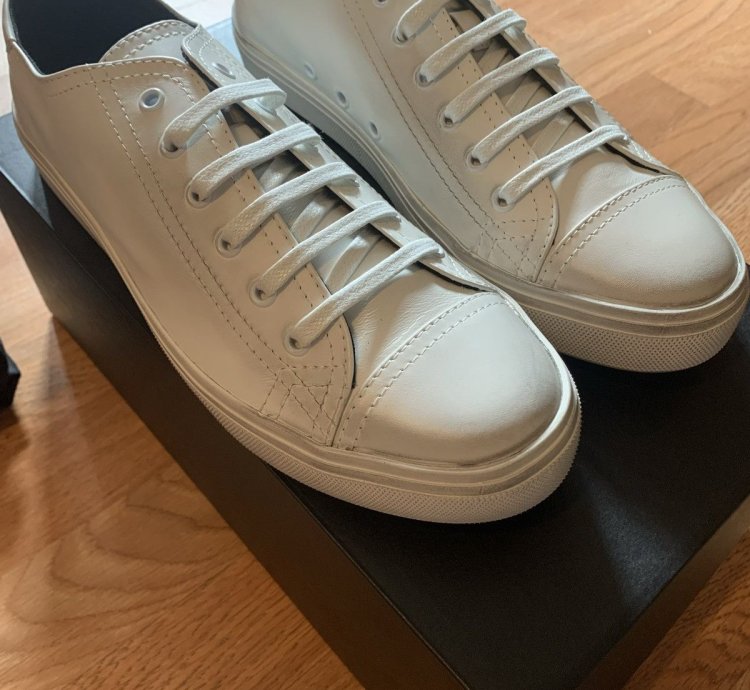 Bedford Low Top Sneakers