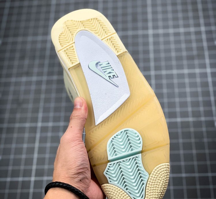 Jordan 4 Retro Off-white Sail
