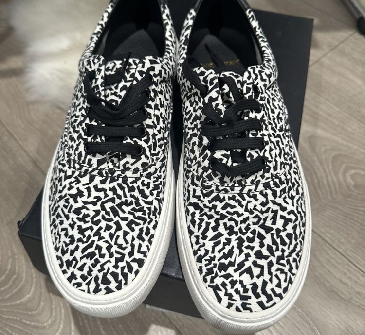Bnib Abstract Venice Canvas Lace Up Sneakers 44