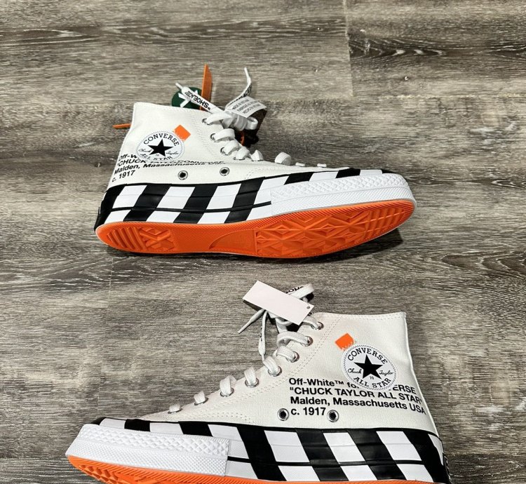 Converse Chuck Taylor All - Star 70 Hi Off - White