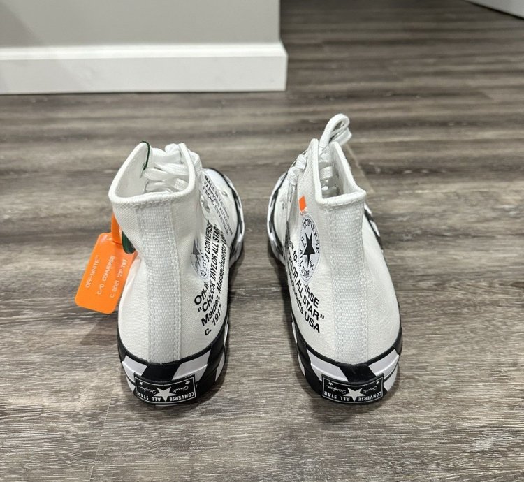 Converse Chuck Taylor All - Star 70 Hi Off - White