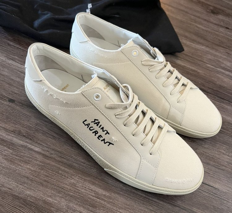 Court Classic Signature Lows