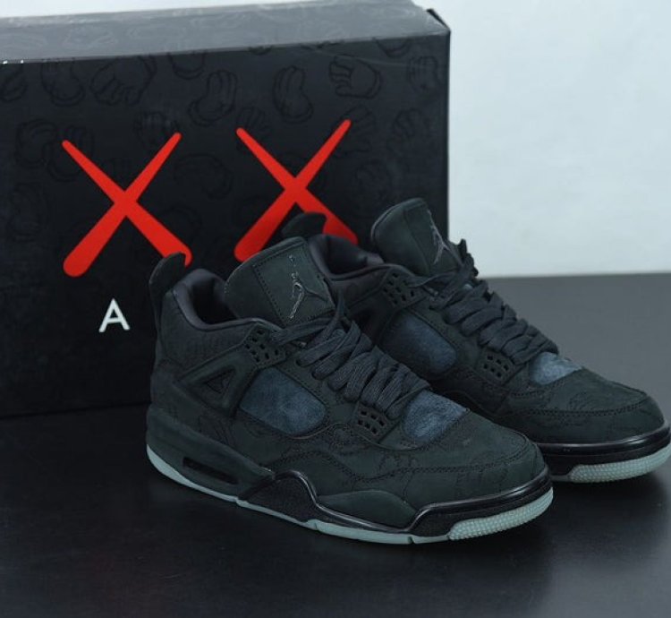 Nike Air Jordan 4 Retro Retro Kaws Black