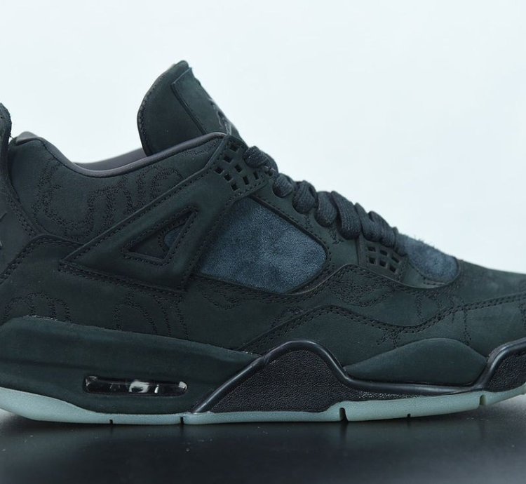 Nike Air Jordan 4 Retro Retro Kaws Black