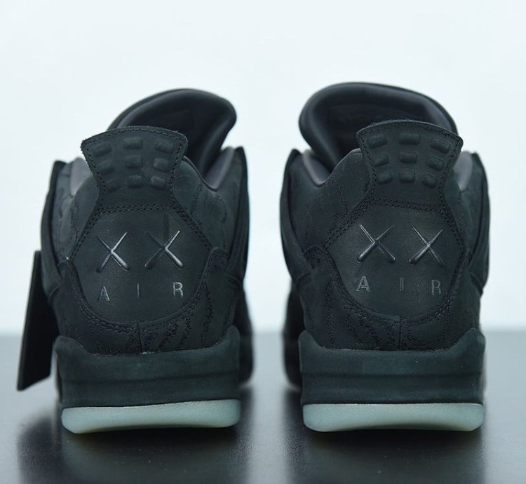 Nike Air Jordan 4 Retro Retro Kaws Black