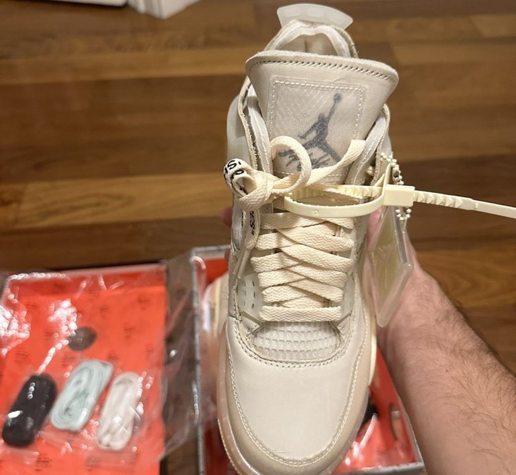 Jordan 4 Off-white