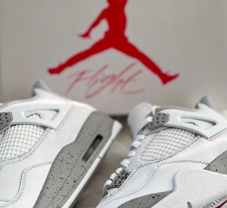 Jordan 4 Retro White Oreo 2021