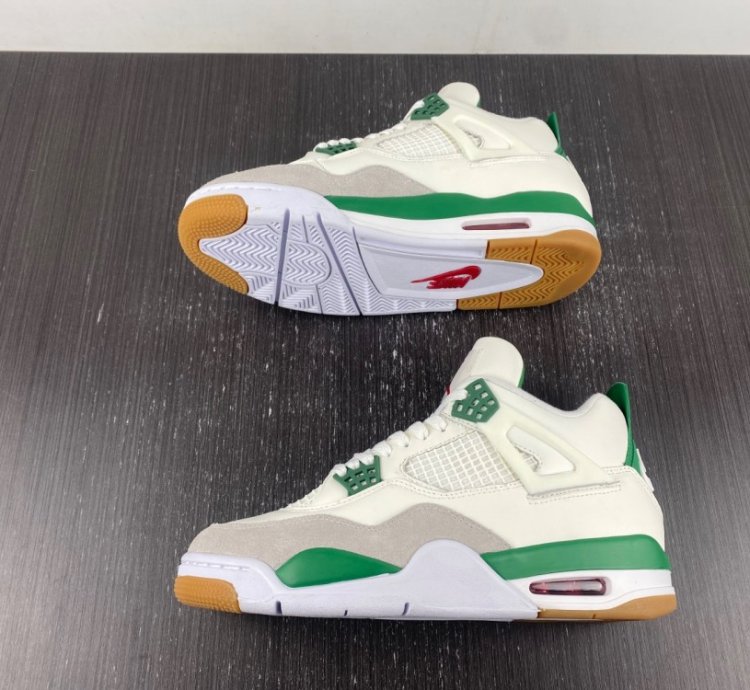 Nike Air Jordan 4 Retro Sb Pine Green