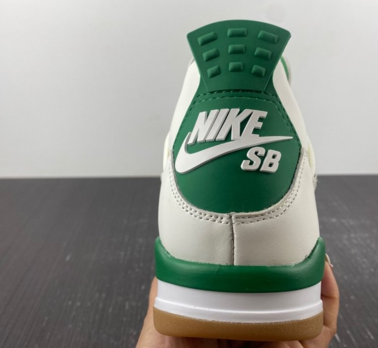 Nike Air Jordan 4 Retro Sb Pine Green