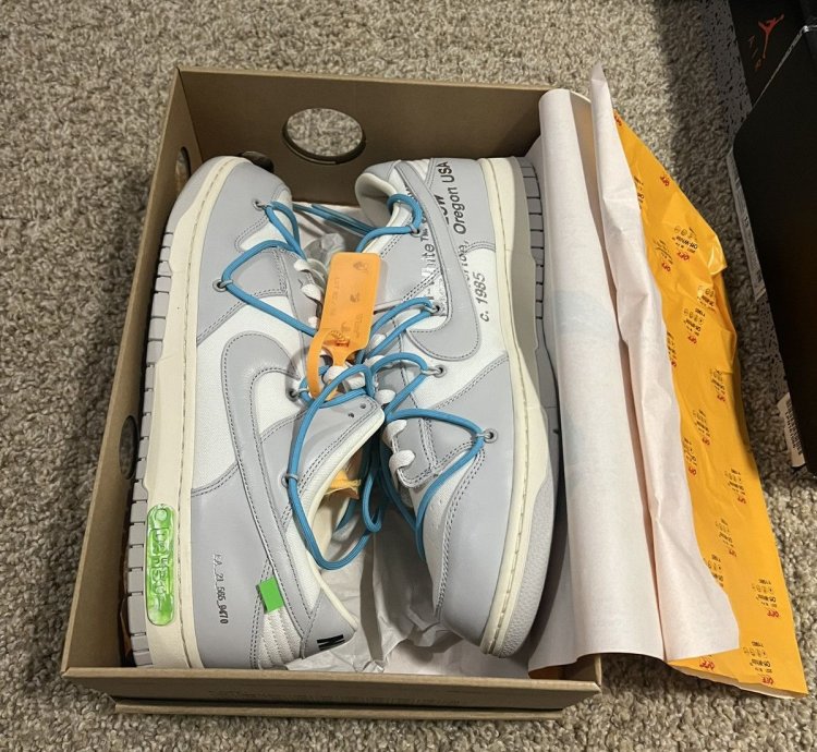 Lot 2 Off White Dunks