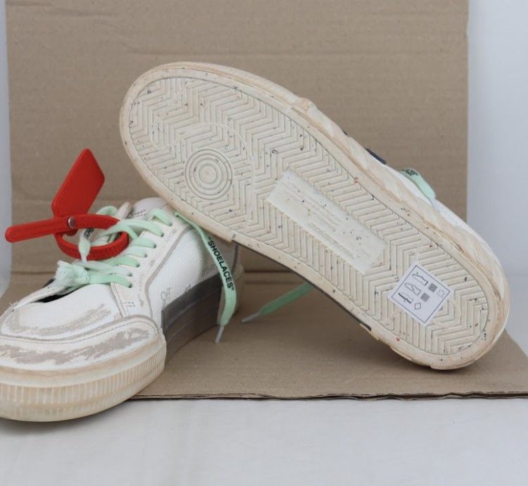 Low Vulcanized Distressed Sneakers In White Navy Blue