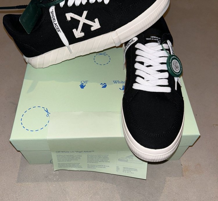 Low Vulcanized Off-white Virgil Sneakers