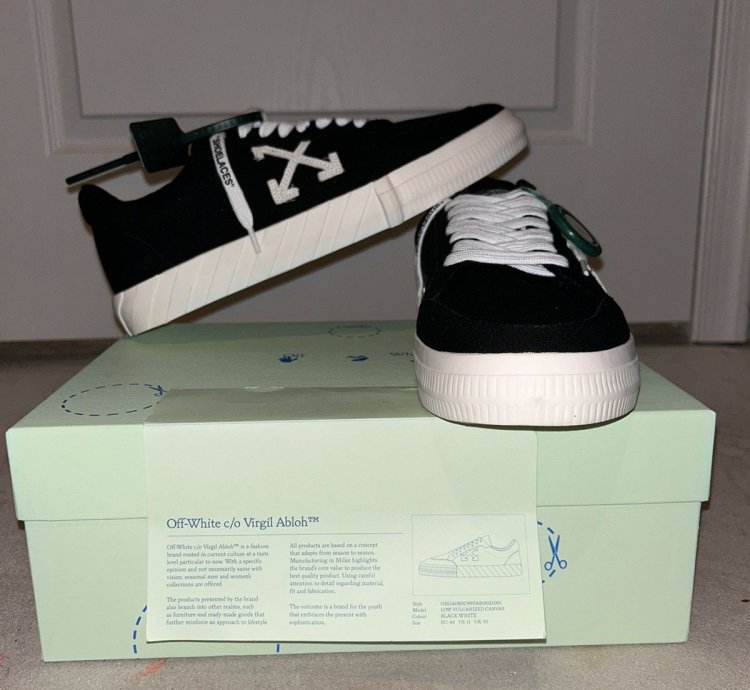 Low Vulcanized Off-white Virgil Sneakers