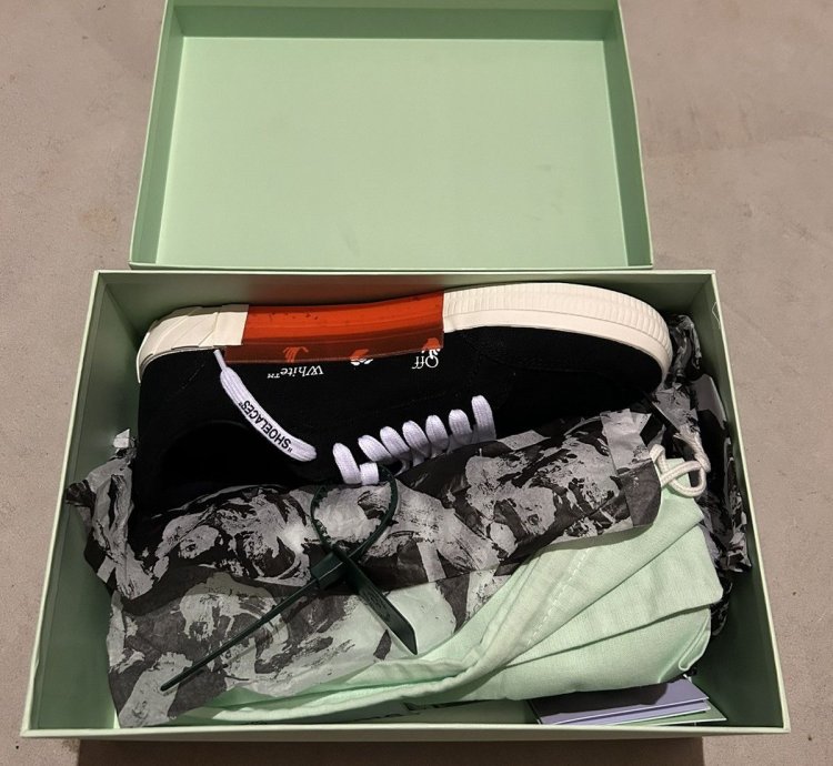 Low Vulcanized Off-white Virgil Sneakers