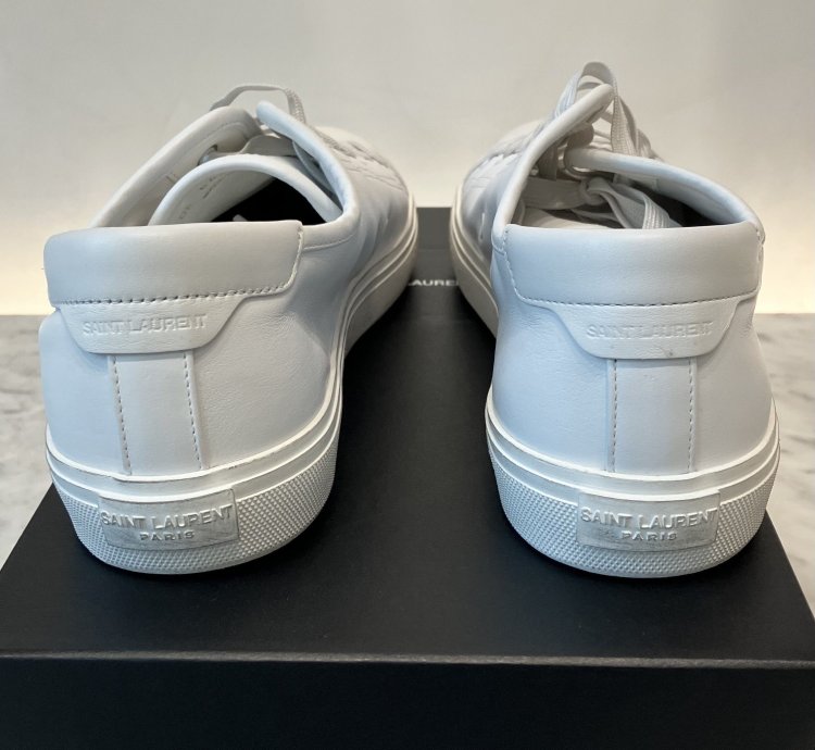 Malibu Low-top Sneakers In Smooth Leather Optical White