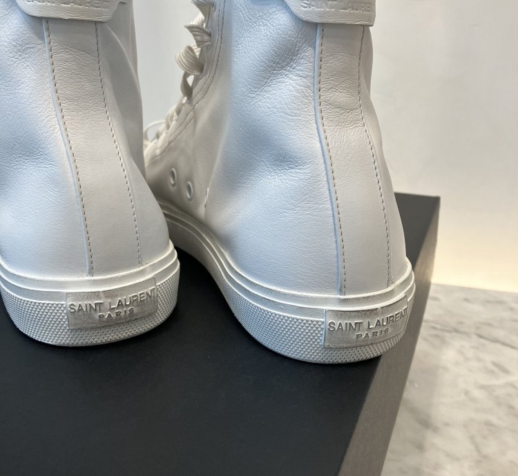 Malibu Mid Top Sneakers In Smooth Leather Optical White