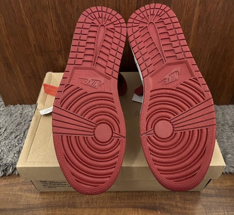 New Off-white Jordan 1 Chicago Size 10 5