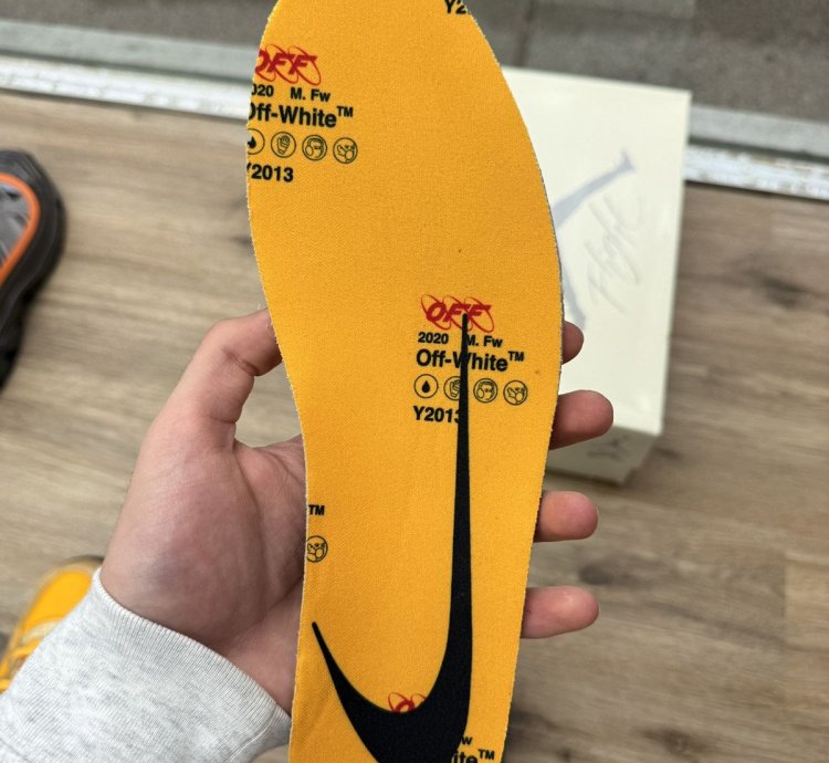 Nike Dunk Yellow Off Whites
