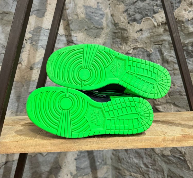 Nike Off-white Black Air Rubber Dunk Sneakers