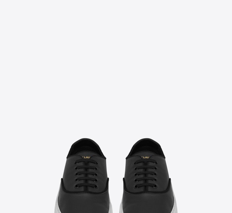 O1bcso1str1224 Venice Sneakers In Grained Leather In Black