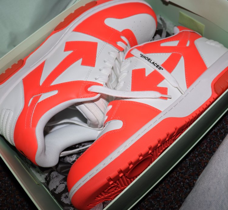 O1rshd1 2 Out Of Office Sneakers In Fluo Orange White