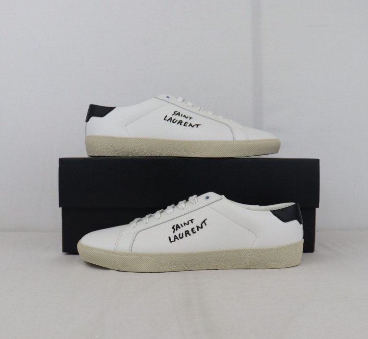 O1rshd1 Leather Court Classic Sneakers In White Black
