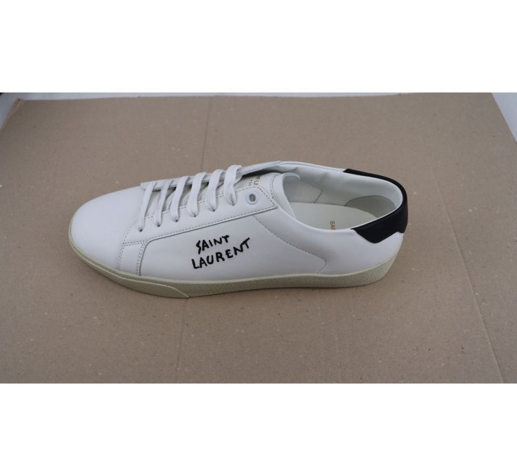 O1rshd1 Leather Court Classic Sneakers In White Black