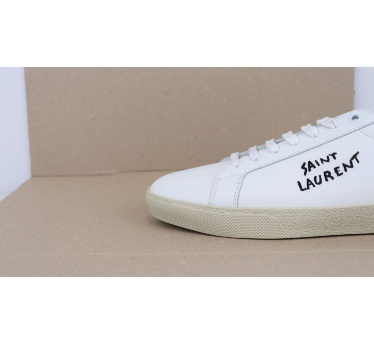 O1rshd1 Leather Court Classic Sneakers In White Black