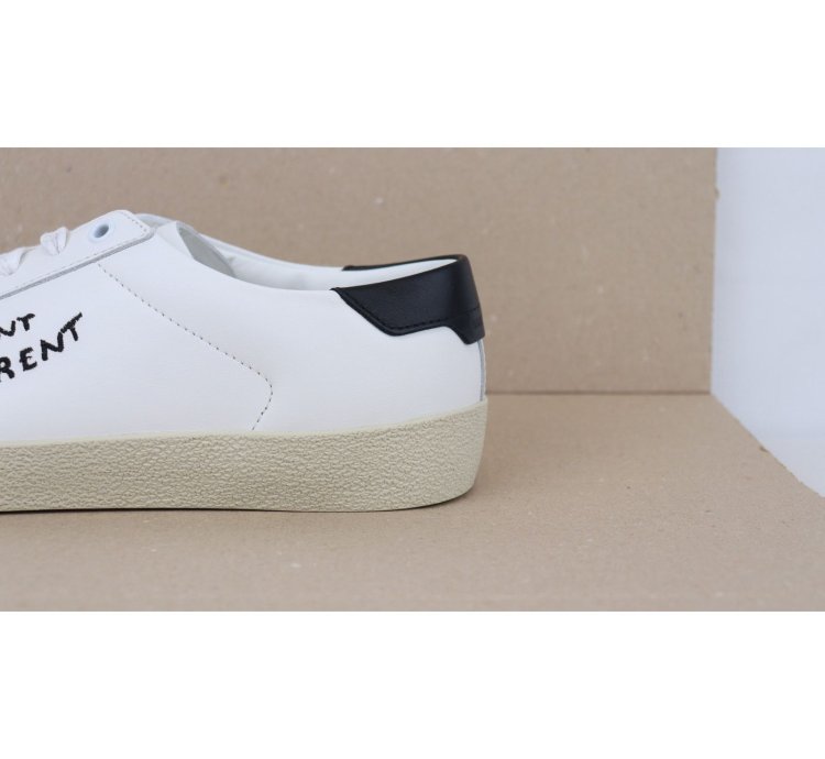 O1rshd1 Leather Court Classic Sneakers In White Black