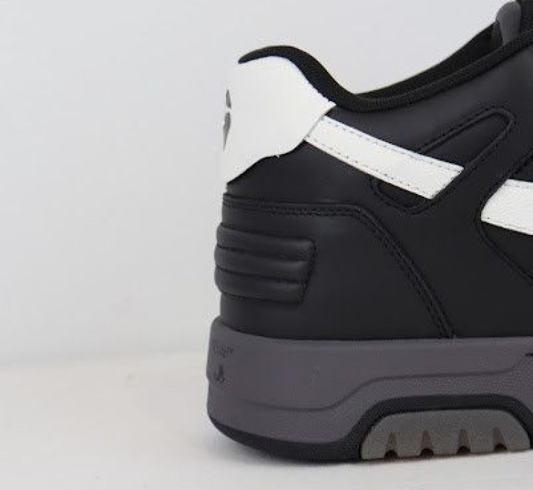 O1rshd1 Out Of Office Sneakers In Black