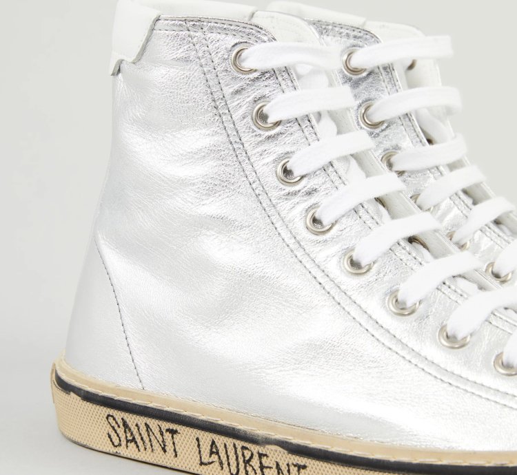 O1w1db10324 Street 05 Liver Moon Sneakers In Silver