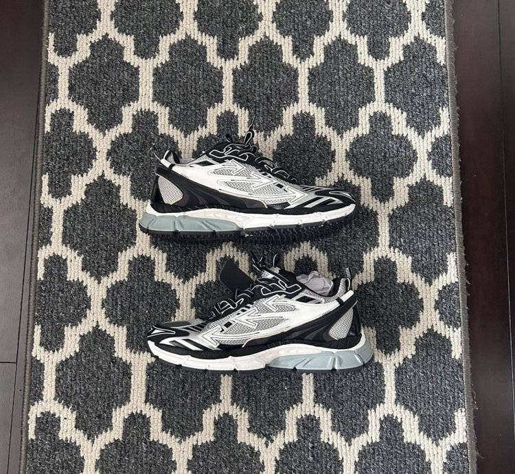 Off White Be Right Back