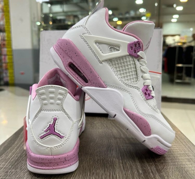 Jordan 4 Pink Oreo