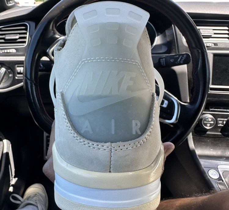Off White Jordan 4