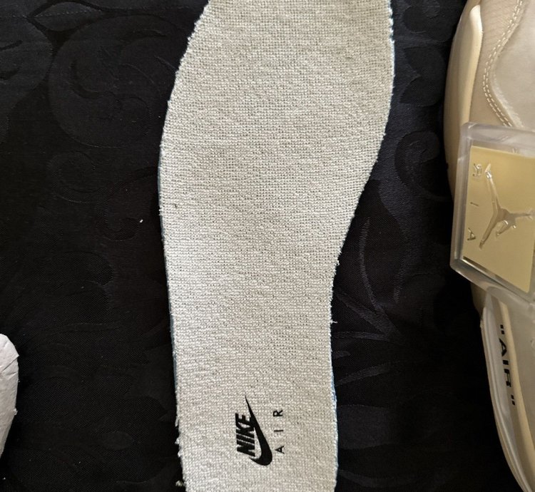 Off White Jordan 4